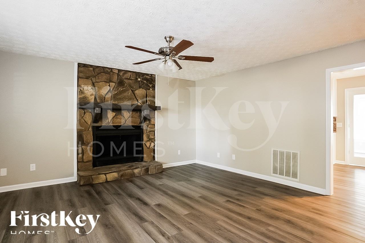 2603 Mountain Brook Rd - Photo 2 of 18