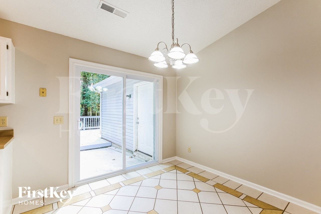 110 Waderich Ln - Photo 5 of 15