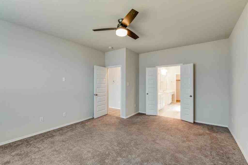 315 Crescent Ave - Photo 5 of 16