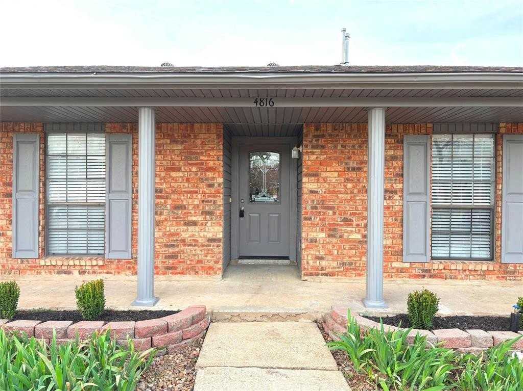 4816 Roberts Dr - Photo 4 of 31