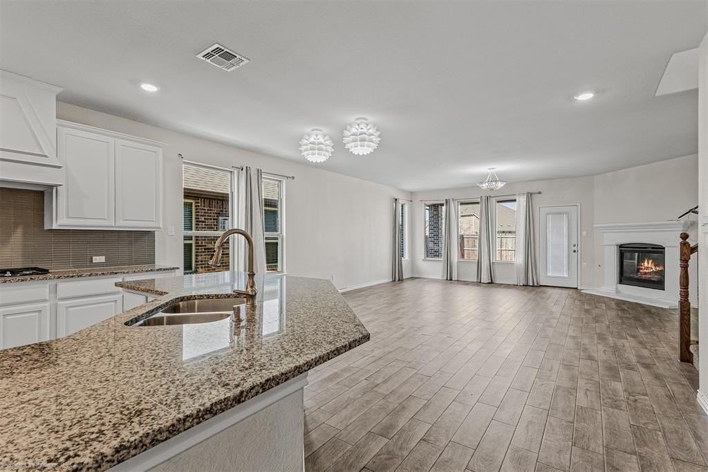 2018 Tahoka Ln - Photo 3 of 34