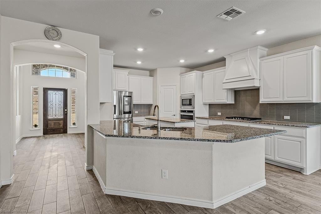 2018 Tahoka Ln - Photo 7 of 34