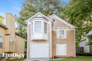 featured image of 1539 Esquire Pl