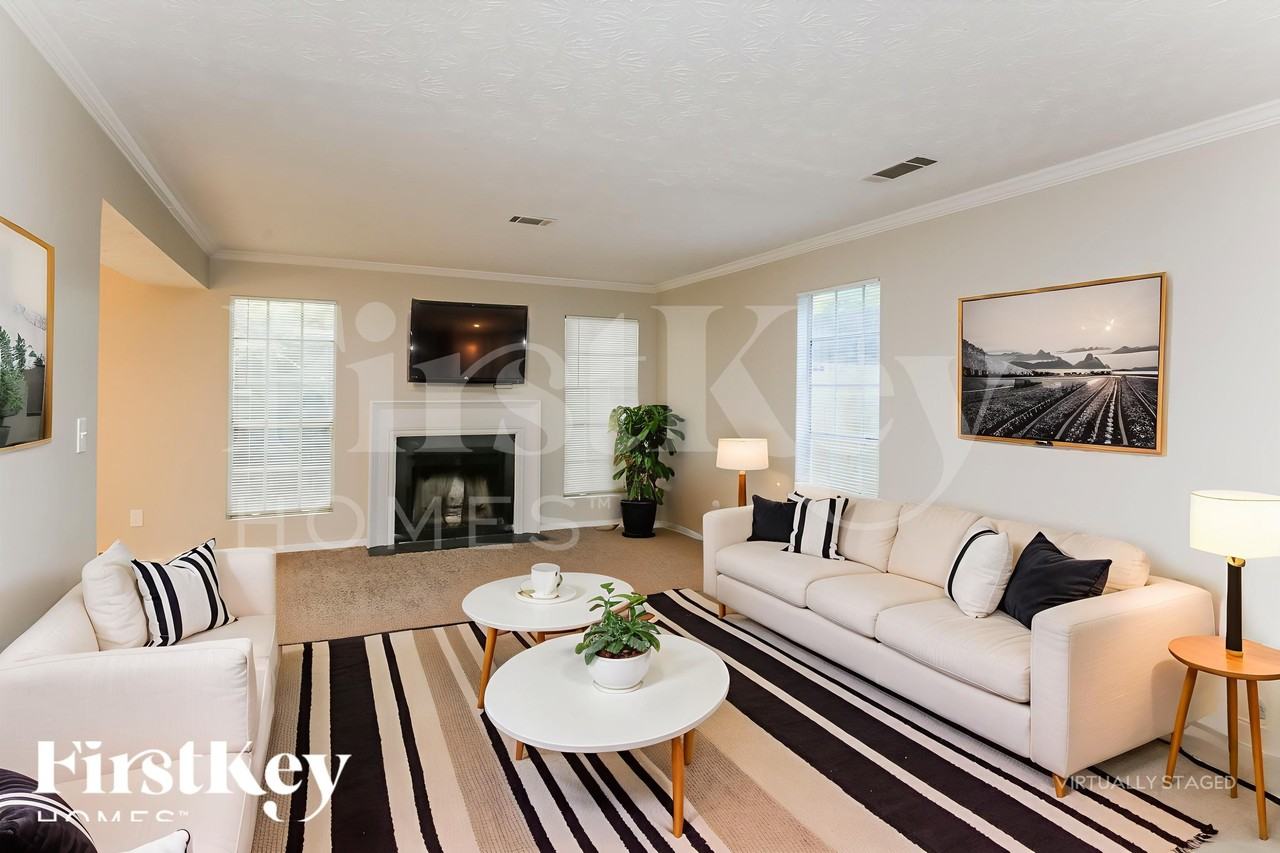 1539 Esquire Pl - Photo 3 of 18