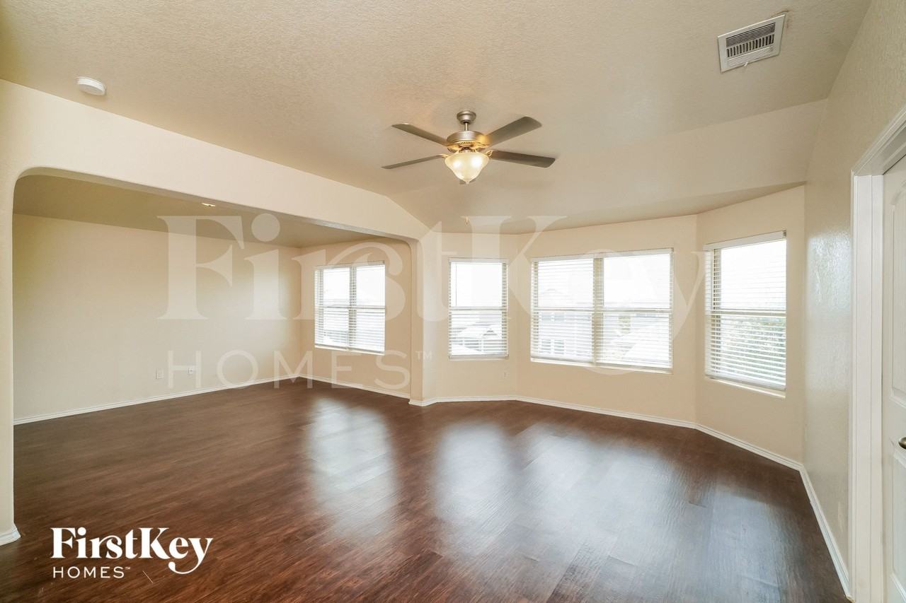 2546 Just My Style - Photo 3 of 15