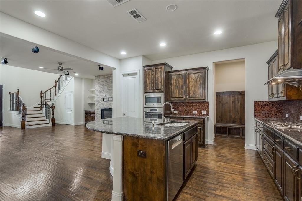 8763 Portola Dr - Photo 6 of 25