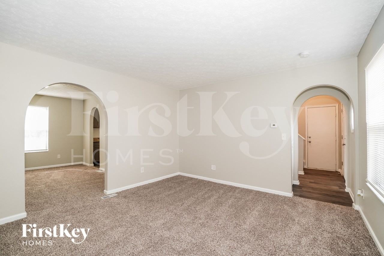 391 Oak Village Dr - Photo 3 of 19