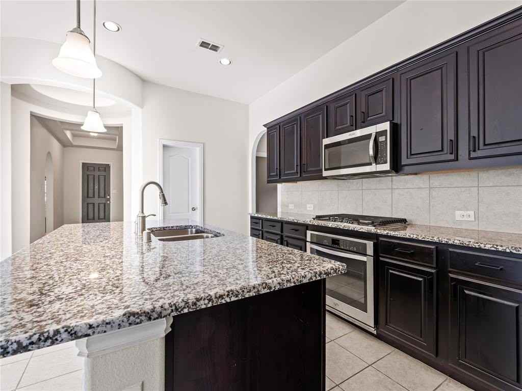 1400 Darlington Ln - Photo 6 of 37