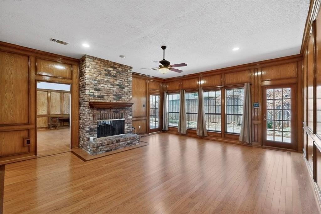 1505 Boundbrook Ln - Photo 7 of 32