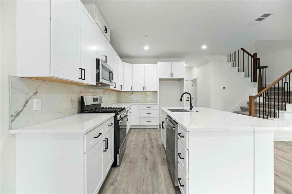 6238 Dewitt St - Photo 3 of 21