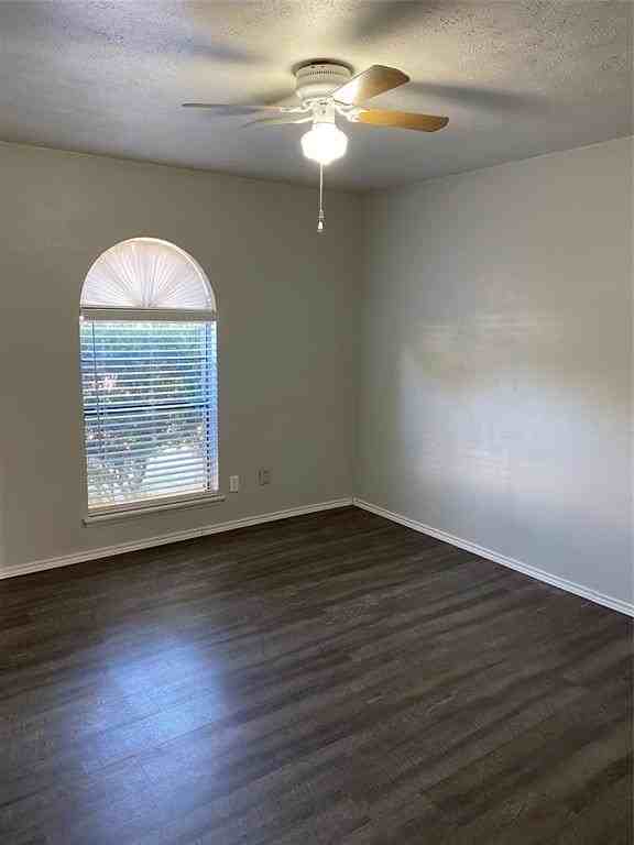 546 Cumberland Dr - Photo 2 of 9