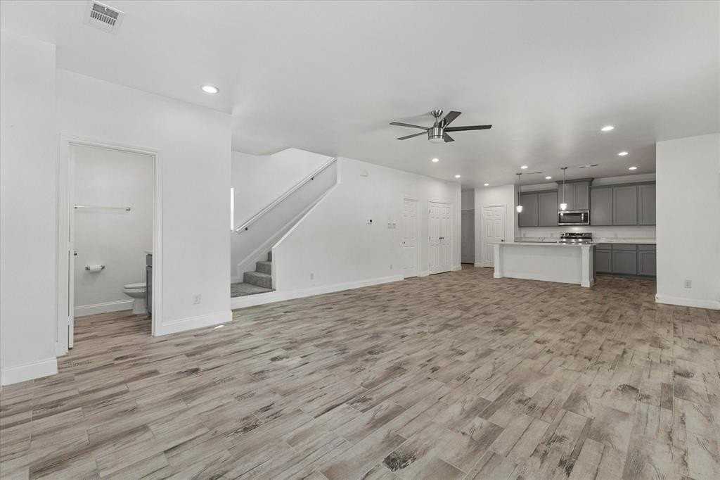 3045 Barling St - Photo 5 of 24