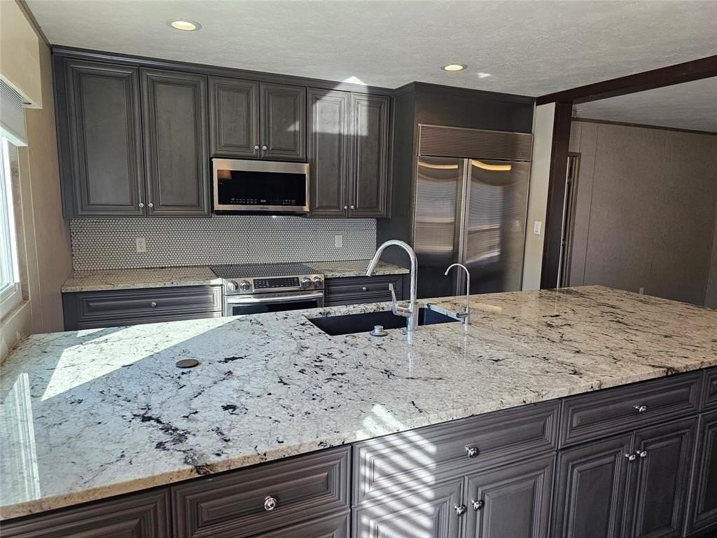 3434 Laguna Dr - Photo 2 of 28