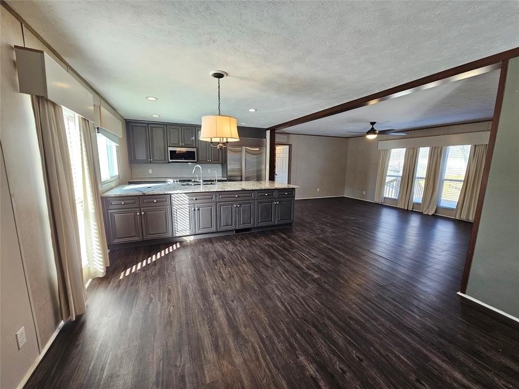 3434 Laguna Dr - Photo 3 of 28