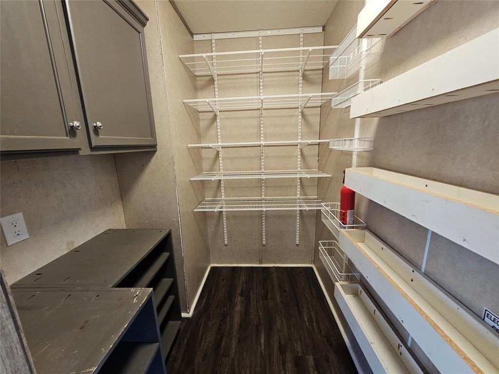 3434 Laguna Dr - Photo 6 of 28