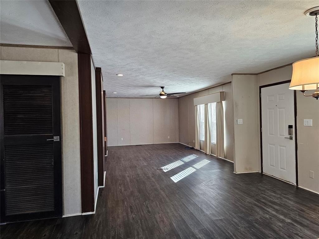 3434 Laguna Dr - Photo 7 of 28