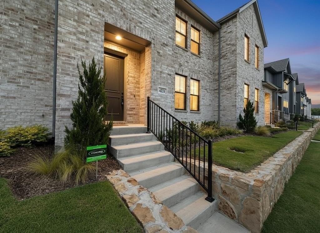 4782 Lunker St - Photo 3 of 37