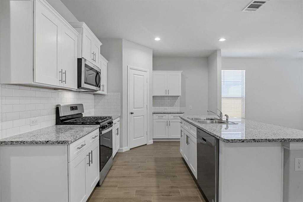 8525 Little Acorn Dr - Photo 6 of 35