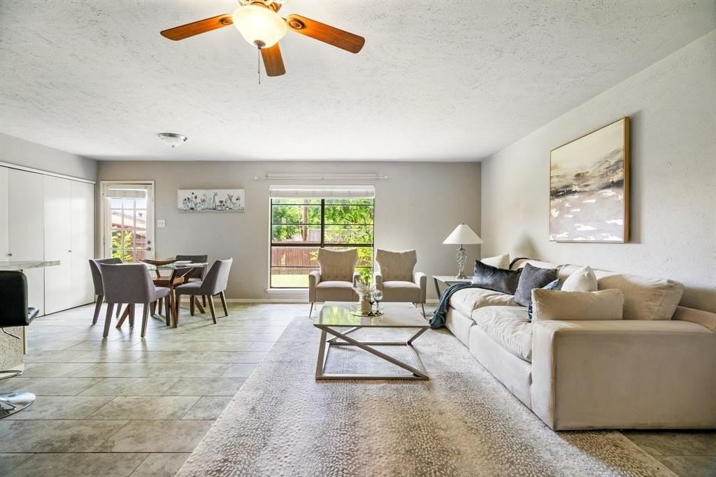 122 W Way Dr - Photo 2 of 31