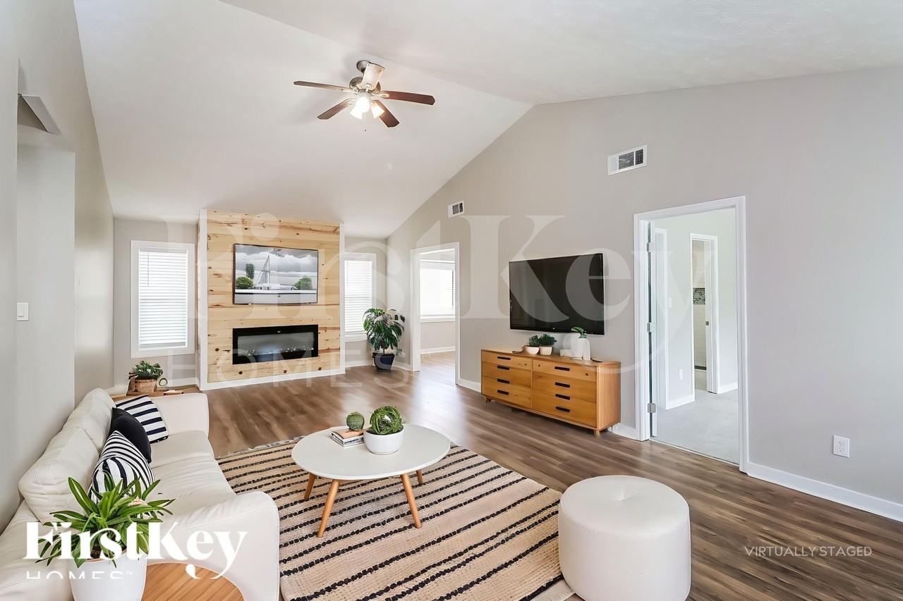 1399 Ashbrook Dr - Photo 3 of 18