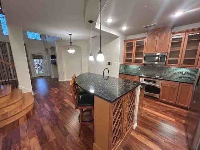 2244 Salado Dr - Photo 2 of 26