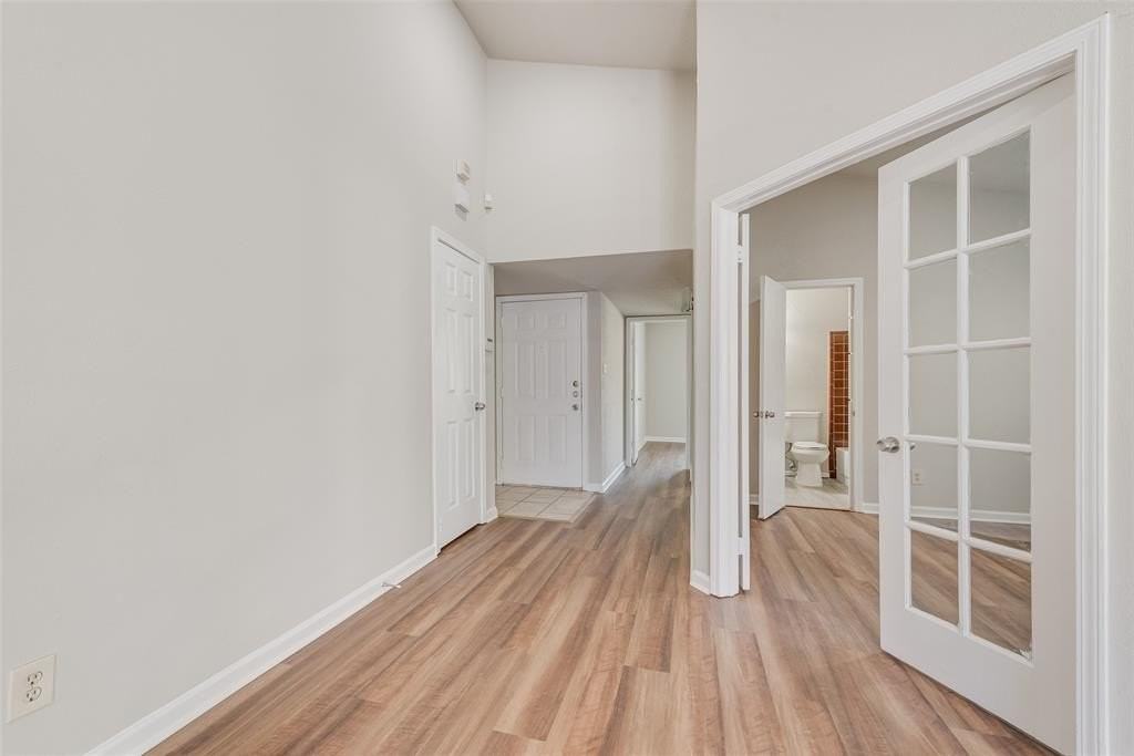 2410 Brookdale Dr - Photo 3 of 20