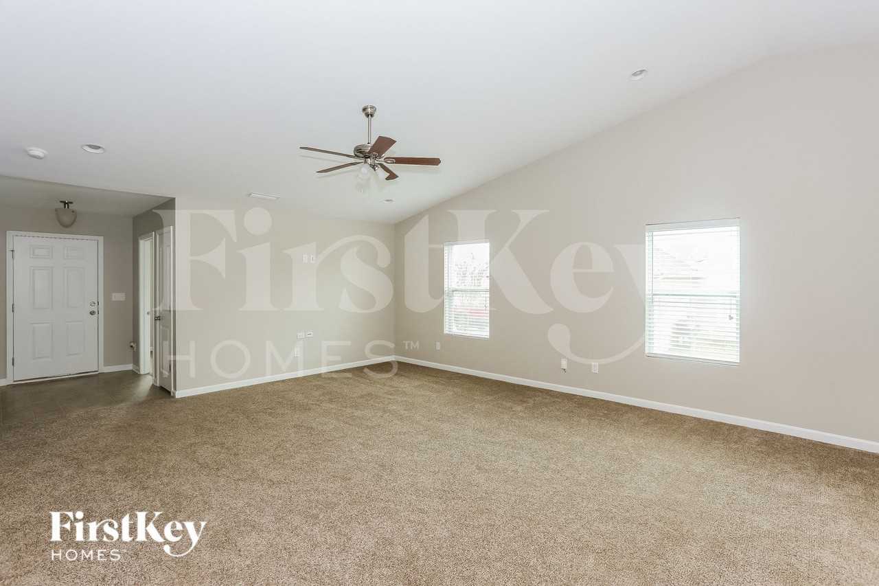 875 Pointe Andrews Dr - Photo 7 of 15