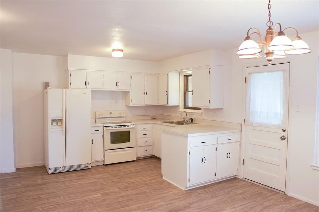 3209 Marydale Rd - Photo 5 of 17