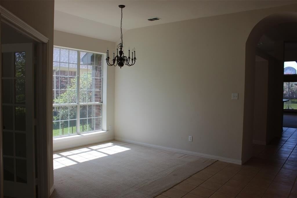 6202 Crestmere Ln - Photo 3 of 23