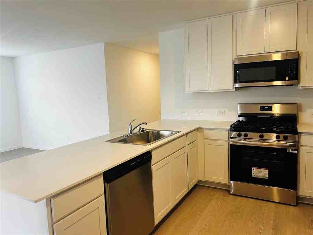 2027 Stable Ln - Photo 2 of 9