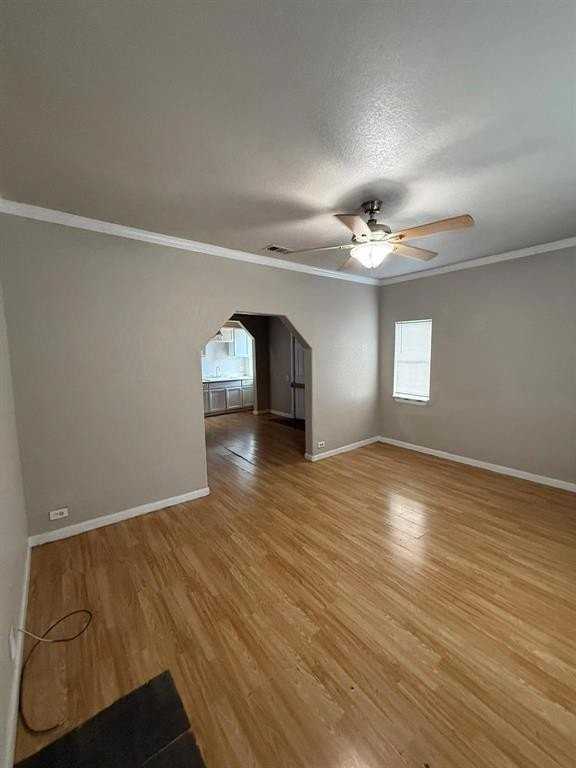 3300 Avenue H - Photo 3 of 9