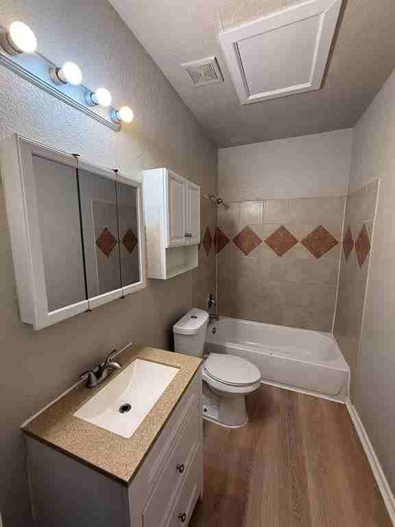 3300 Avenue H - Photo 6 of 9