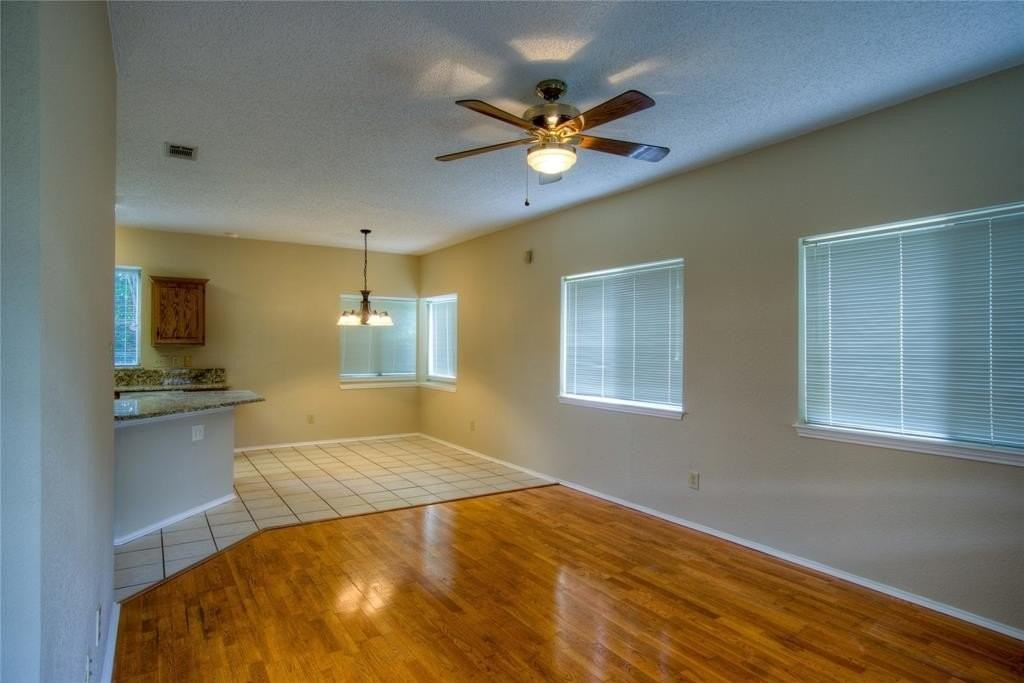 6701 Hornbeam Ct - Photo 7 of 26