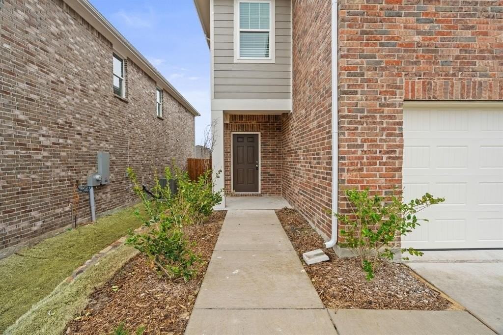 619 Colgate Cir - Photo 4 of 31