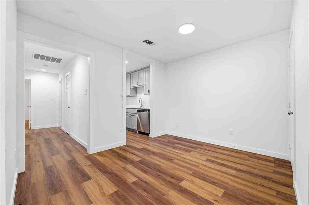 810 Betty Ct - Photo 4 of 13