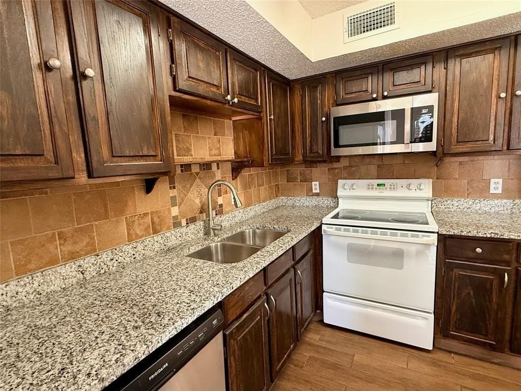 2300 Bamboo Dr #N208 - Photo 6 of 13