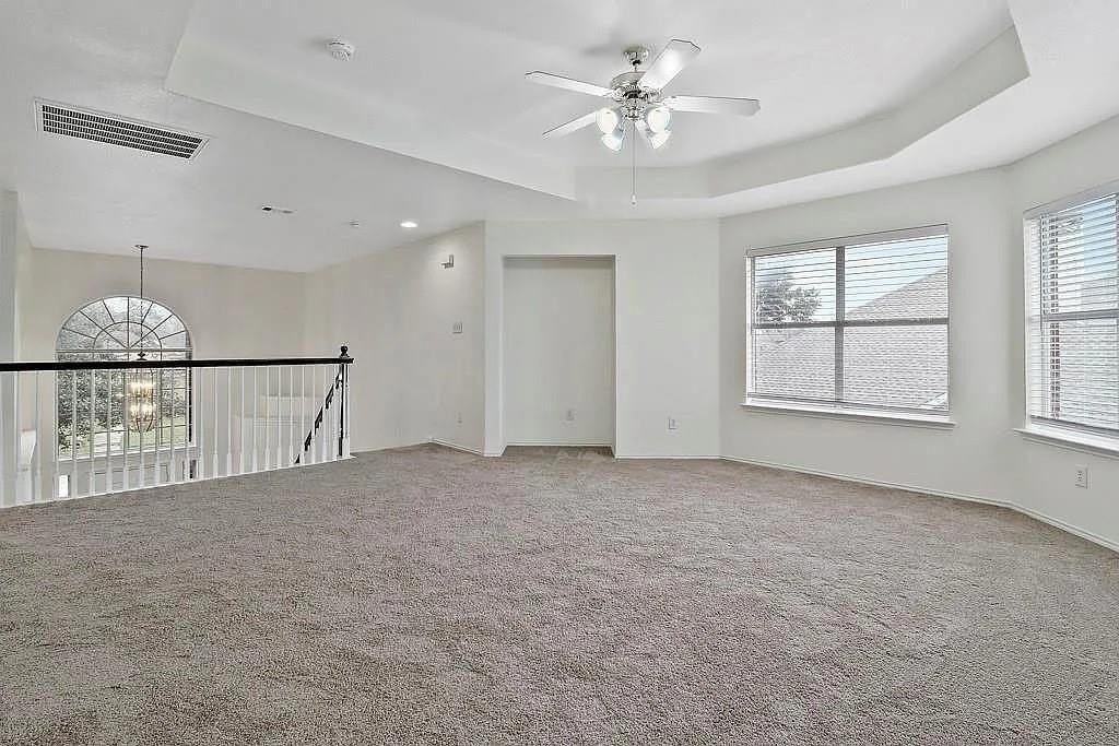 1525 Dimmit Dr - Photo 7 of 10