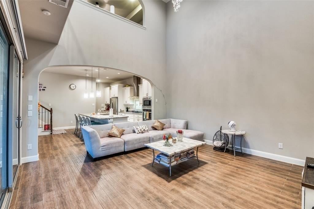 630 Bridge St - Photo 6 of 30