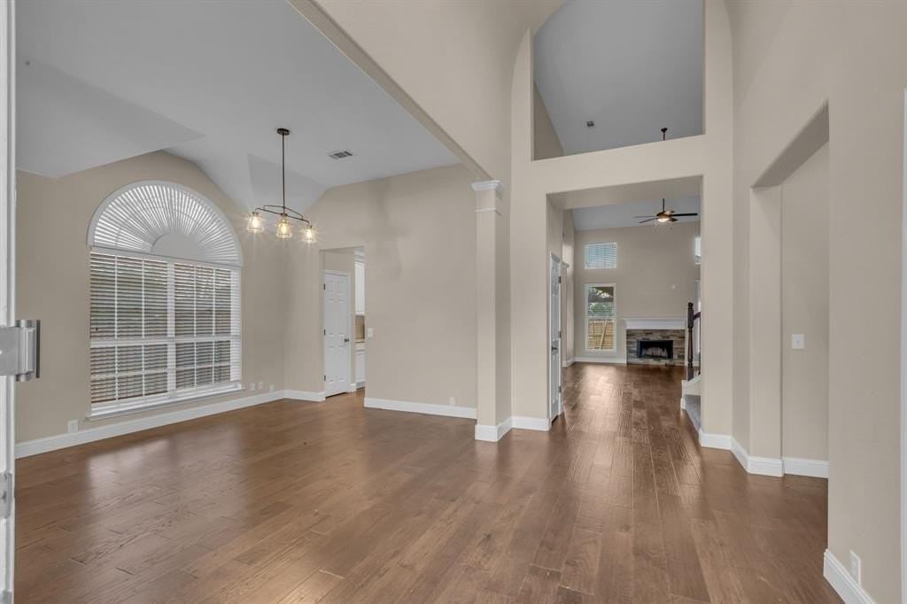 754 Monterey Dr - Photo 3 of 37