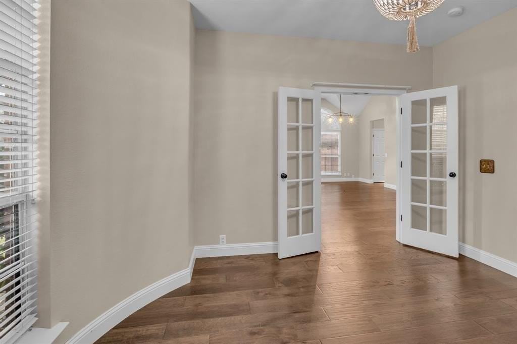 754 Monterey Dr - Photo 6 of 37