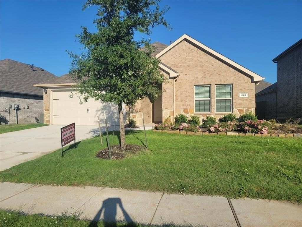 220 Greenshade Ln - Photo 2 of 19