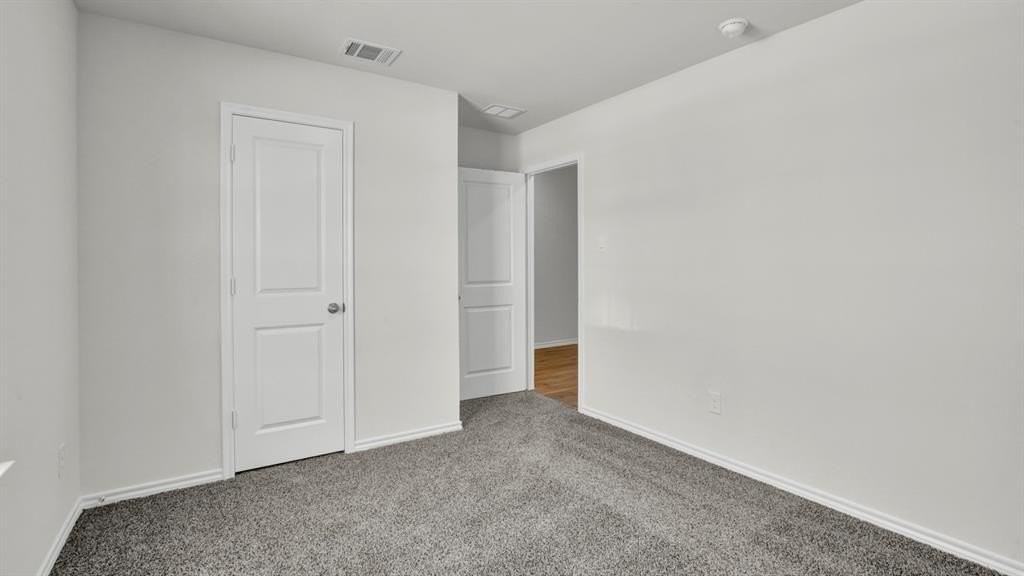 220 Greenshade Ln - Photo 4 of 19