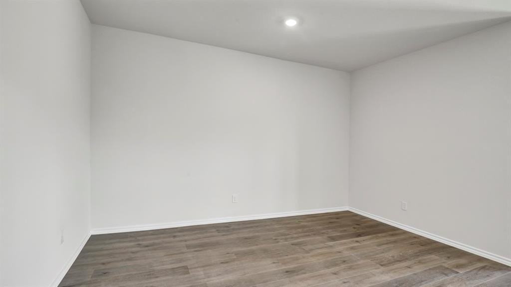 220 Greenshade Ln - Photo 6 of 19