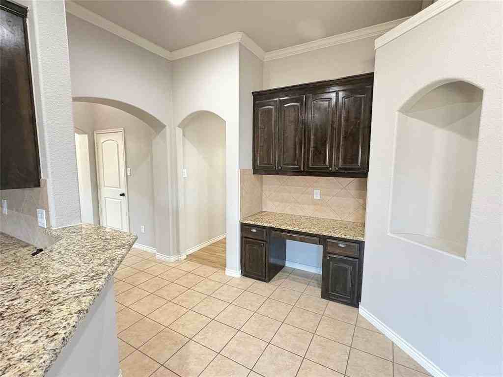 5900 Shiner Dr - Photo 7 of 19