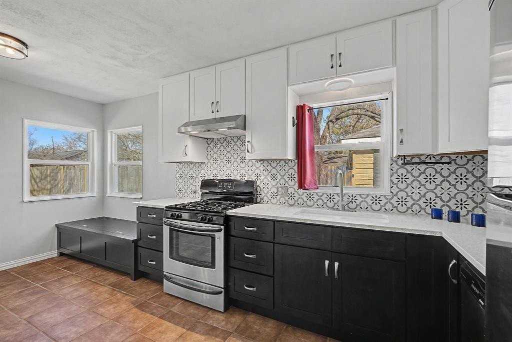 422 N Pecan St - Photo 7 of 26