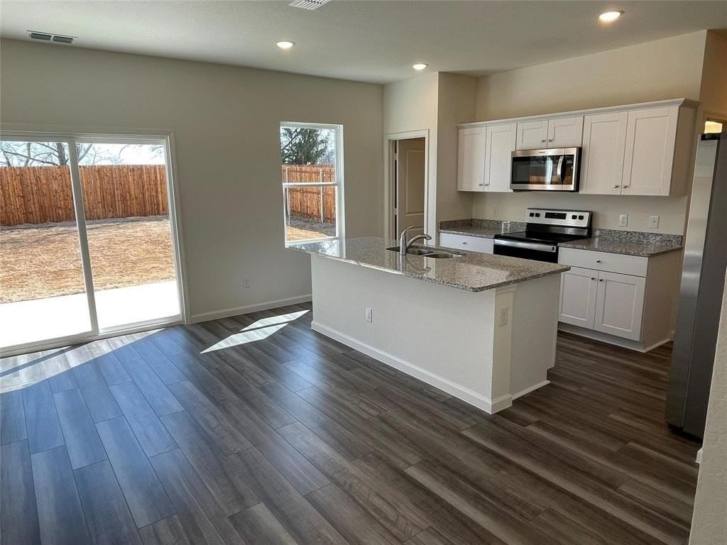 2705 Silver Leaf Ln - Photo 2 of 11