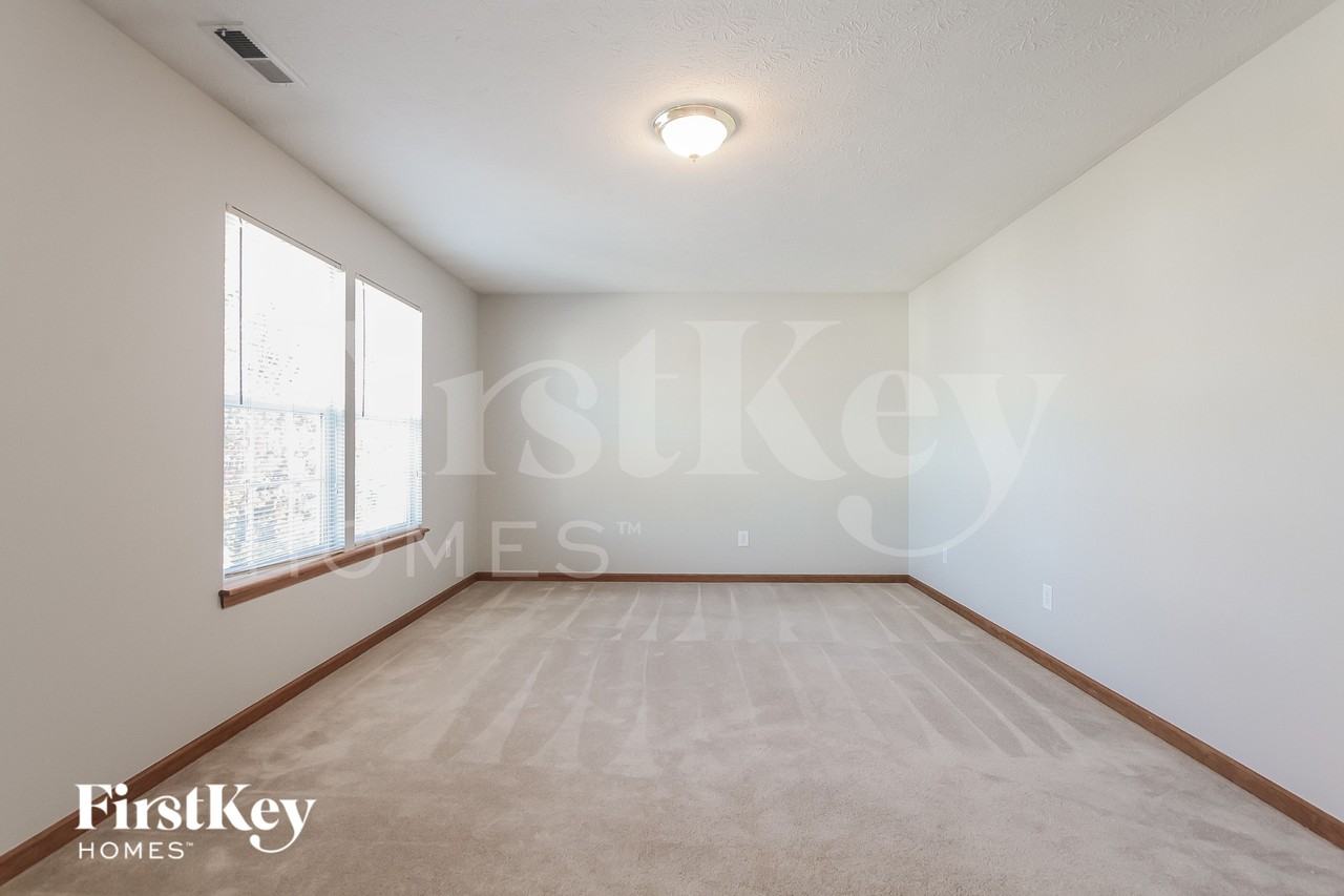 1117 Central Park Blvd N - Photo 6 of 15