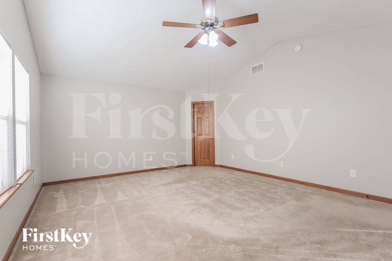 1117 Central Park Blvd N - Photo 7 of 15