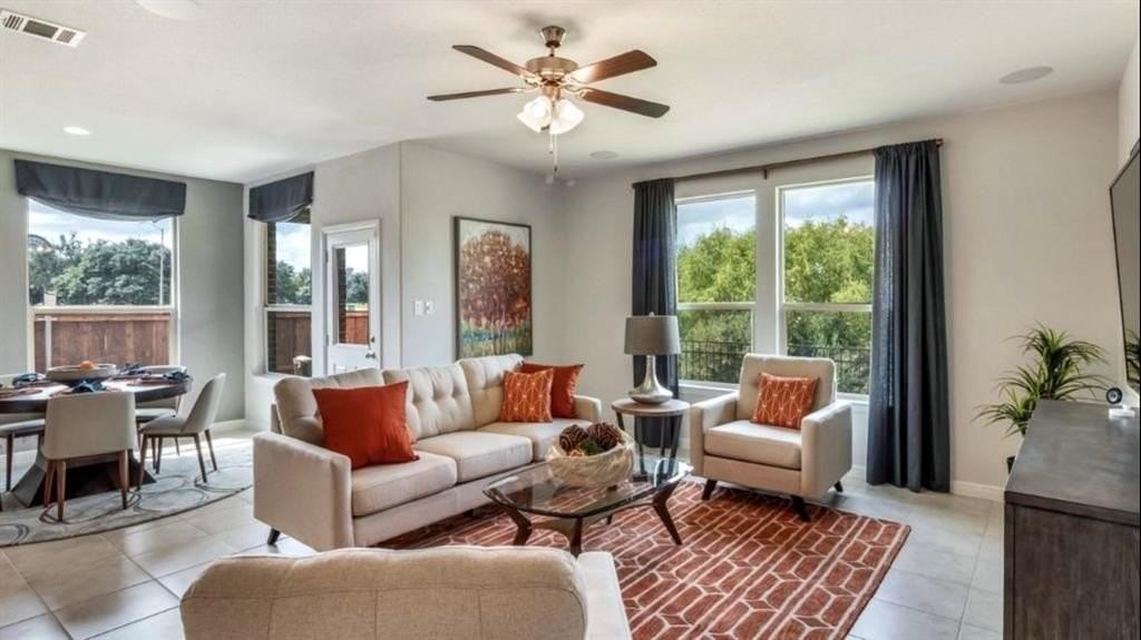 15837 Holland Hill Ln - Photo 2 of 20