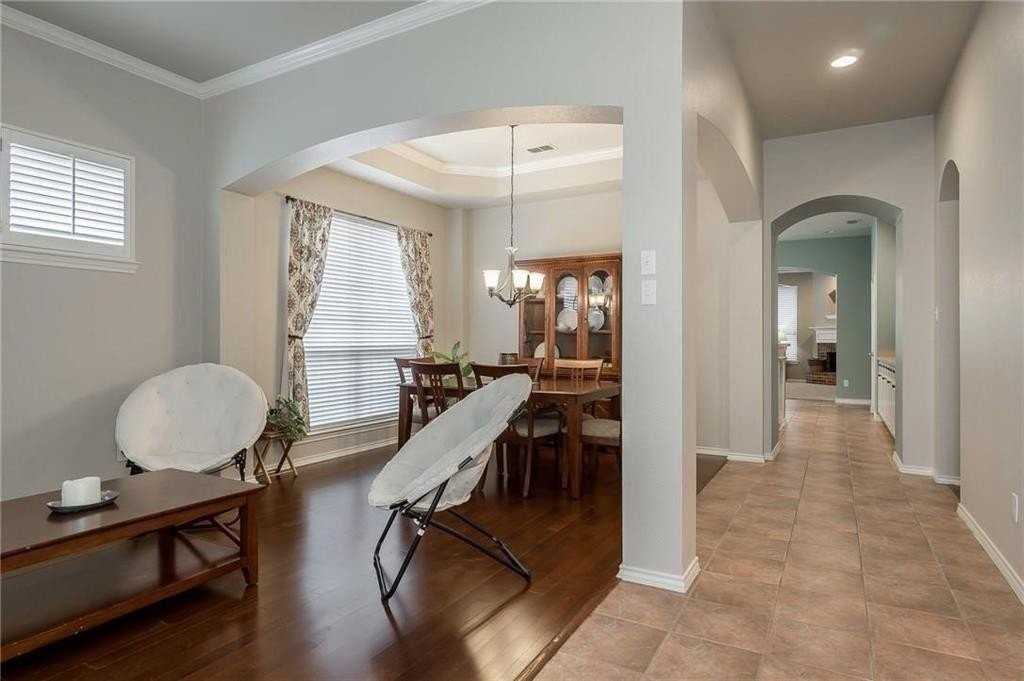 1713 Carson Ln - Photo 2 of 20